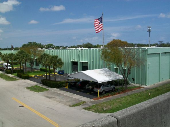 Schaefer Industrial Park West Bldg: 3301-3389 SW 13th Ave, Fort Lauderdale, FL 33315
